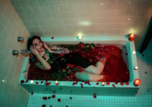 10 Luxury Bath Rituals for Deep Relaxation and Hormonal Balance
