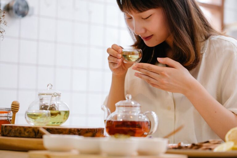 The Modern Tea Ceremony: Mindful Sipping as a Pillar of Luxury Self-Care