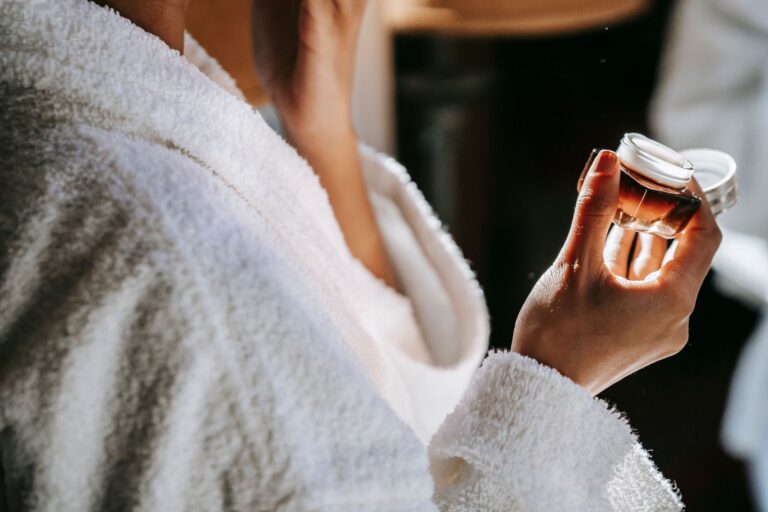 Luxury Moisturizer Layering Technique: Build Dewy Skin Through Winter with This 3-Step Ritual - herluxerituals