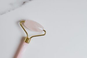Debunking the Gold Facial Roller Myth: Does Luxury Really Boost Collagen?