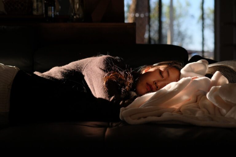 The Neurochemical Gates That Seal Our Dreams Upon Waking - herluxerituals