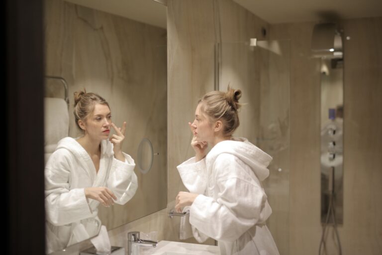 Elevate Your Mornings: A Luxury Skincare Routine That Actually Works - HerLuxeRituals