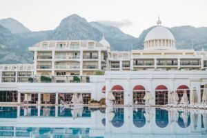 5-Star Getaways: Insider's Guide to Luxury Wellness Retreats